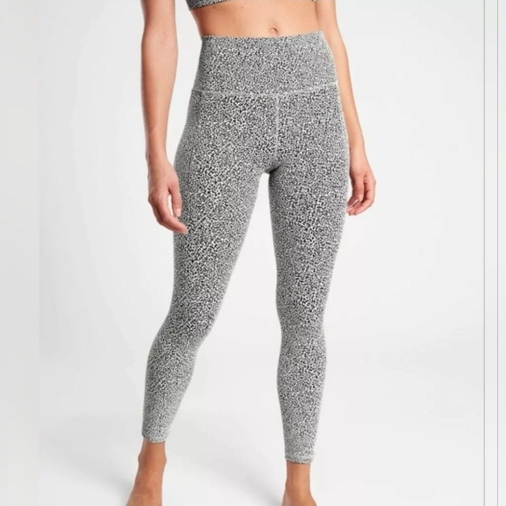 Athleta Leggings Black White Cheetah Salutation Stash Pocket Texture Tight Sz 1X